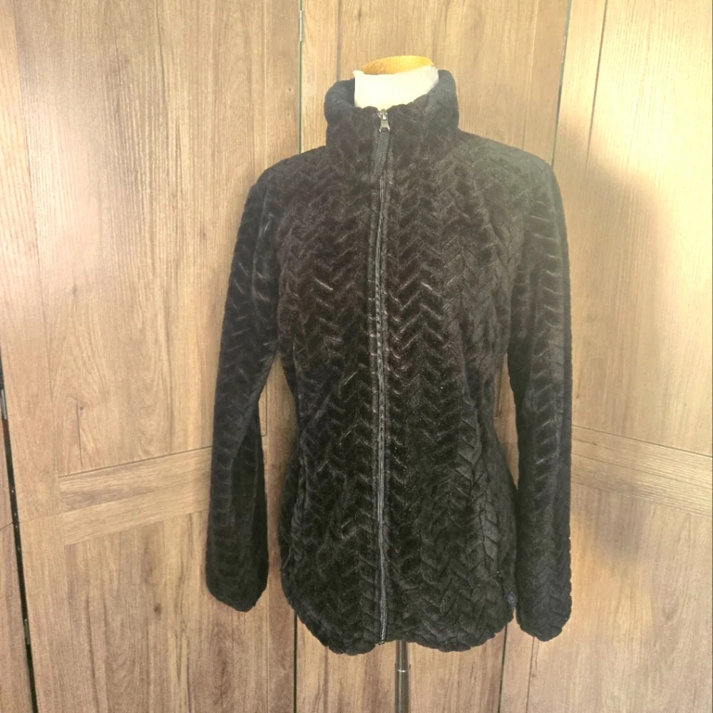 Women plush black zip sweater